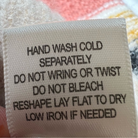 SKIES ARE BLUE Multi Colored Long Sleeve Cropped Sweater Women's Size XS - Picture 16 of 16